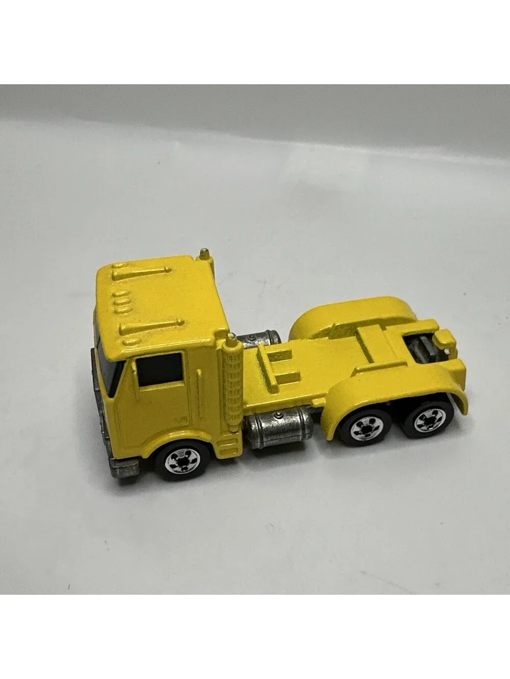 Hot Wheels 1986 Semi Truck Cab Tractor Cabover Yellow Malaysia FAST SHIPPING
